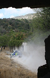 Mikko Hirvonen auf den engen Stra�en von Zypern 2006.