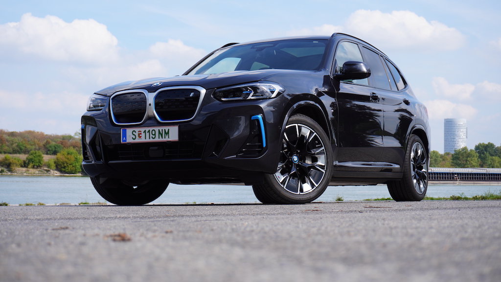 BMW iX3 im Test - E-Autos - ELECTRIC WOW 