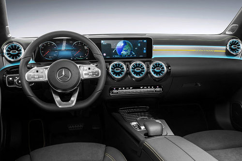 Mercedes Zeigt Cockpit Der Neuen A Klasse News Autowelt Motorline Cc